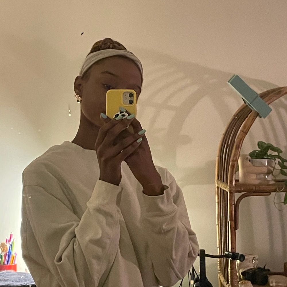 Meet your Posher, Nia